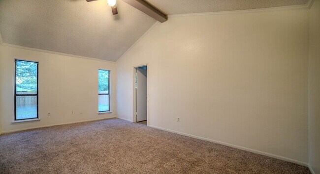 Building Photo - For Lease – Charming 3 Bedroom, 2 Bathroom...