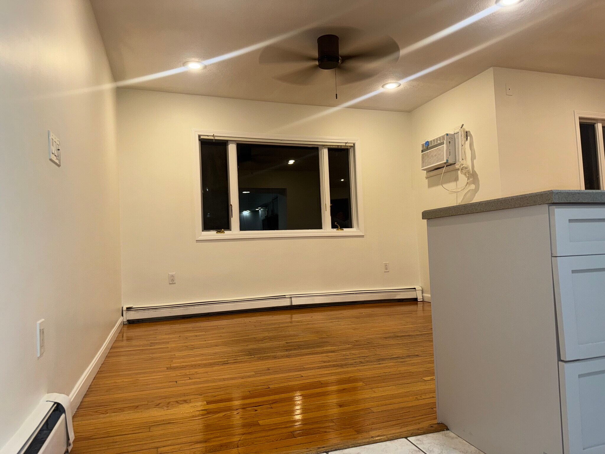 Building Photo - 33 Appleton St