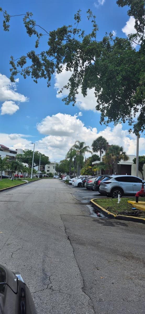Building Photo - 8870 Fontainebleau Blvd