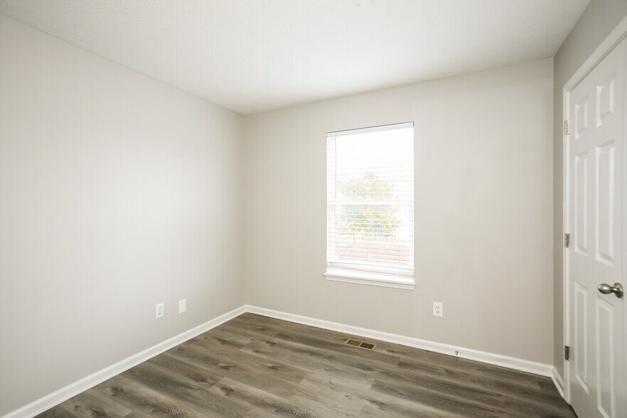 Building Photo - 6629 Crestwell Ln