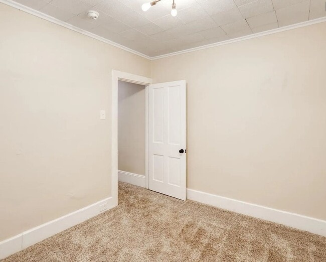 Building Photo - Spacious 3-Bedroom 2 Bath Home with Modern Comforts