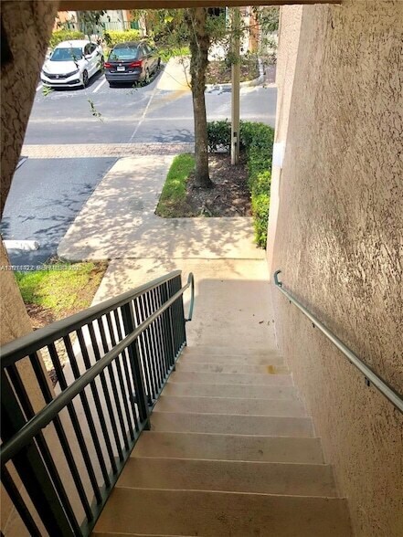 Building Photo - 2039 SE 10th Ave