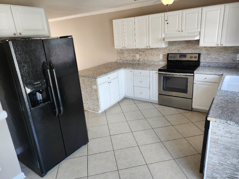 Building Photo - 219 Hunter Hills Cir