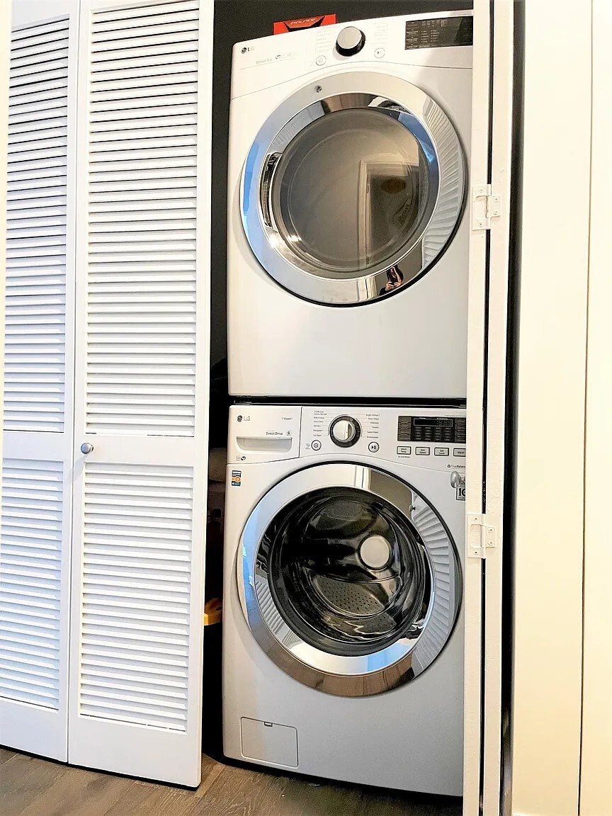 Full size washer and dryer - 1400 S Michigan Ave