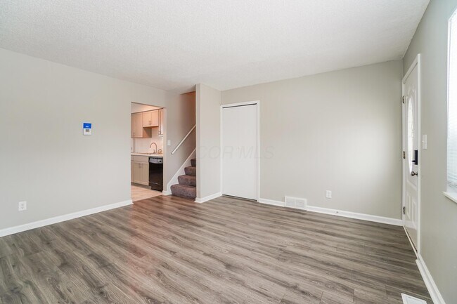 Building Photo - 1571 Kerryglen Dr