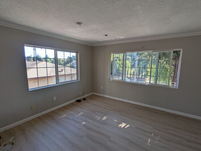 Building Photo - 706 Appian Way