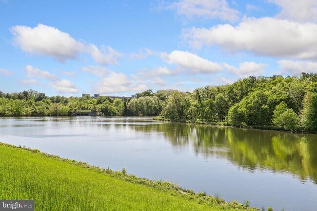 Building Photo - 709 Gaither Rd