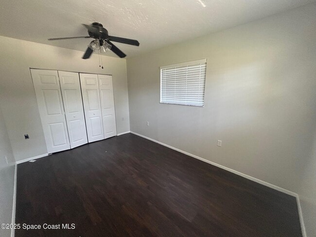 Building Photo - 5960 Eaglewalk Ave