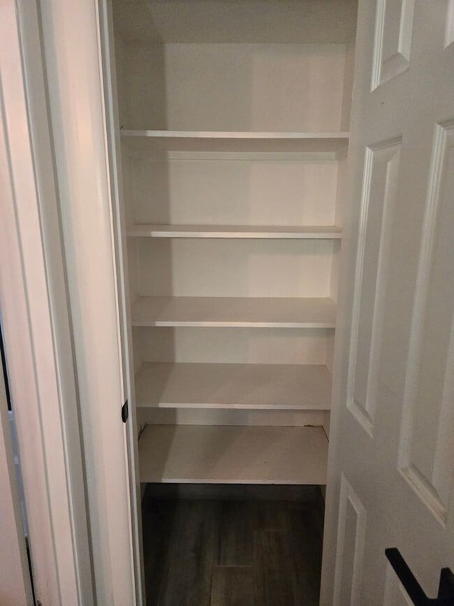 Building Photo - Coming Soon! ?Beautiful 4 bed, 2 bath Home, NO HOA! (Available 05/15/26)