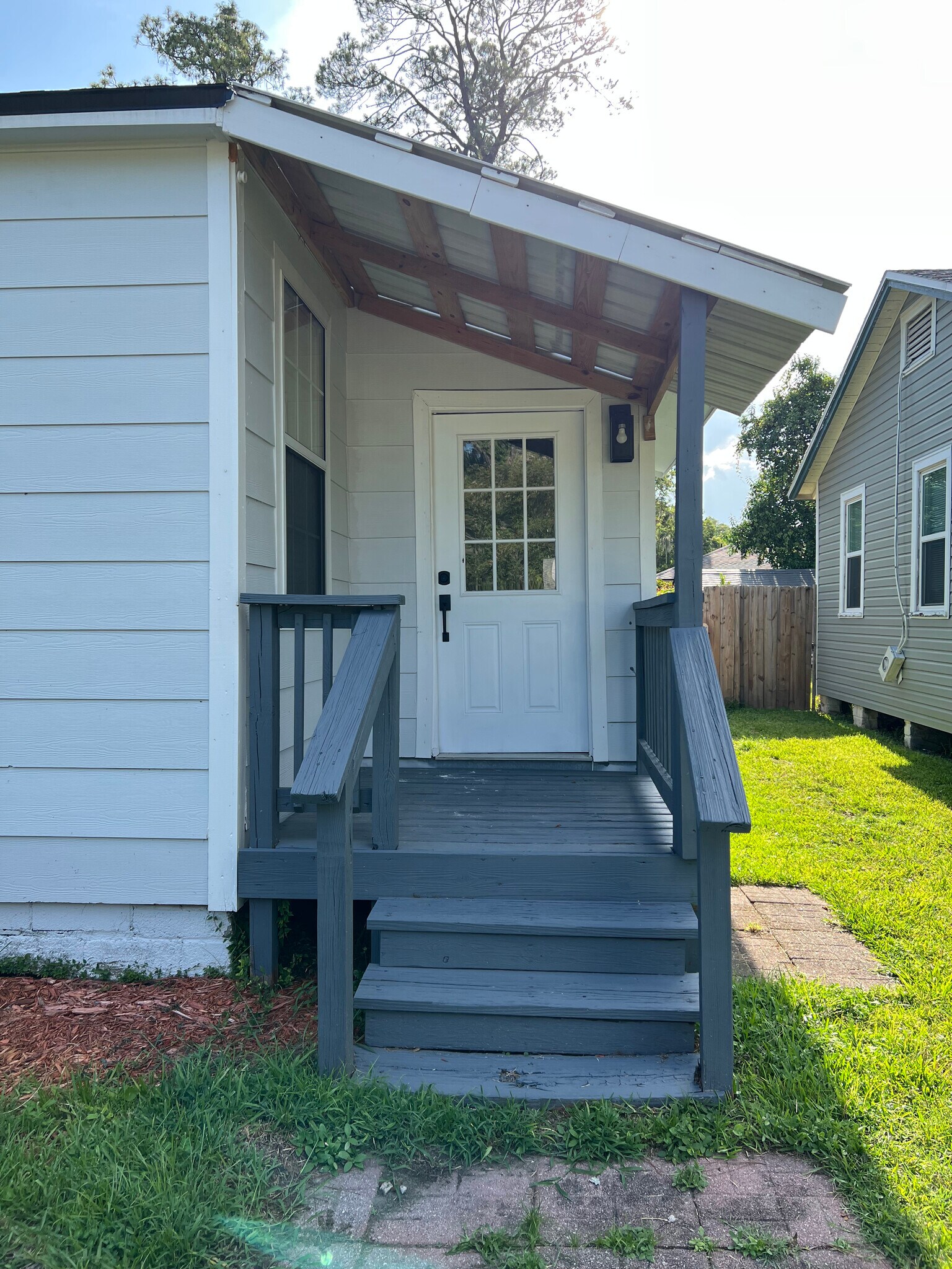 Laundry Room Outside Entrance - 1178 Murray Dr
