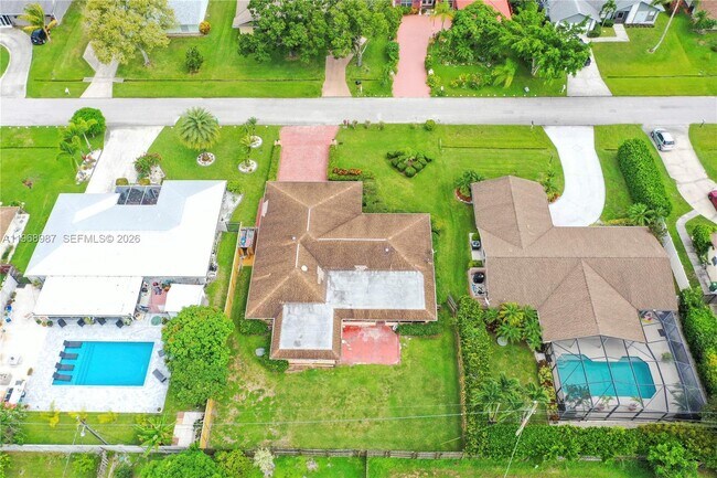 Building Photo - 525 SE Brookside Terrace