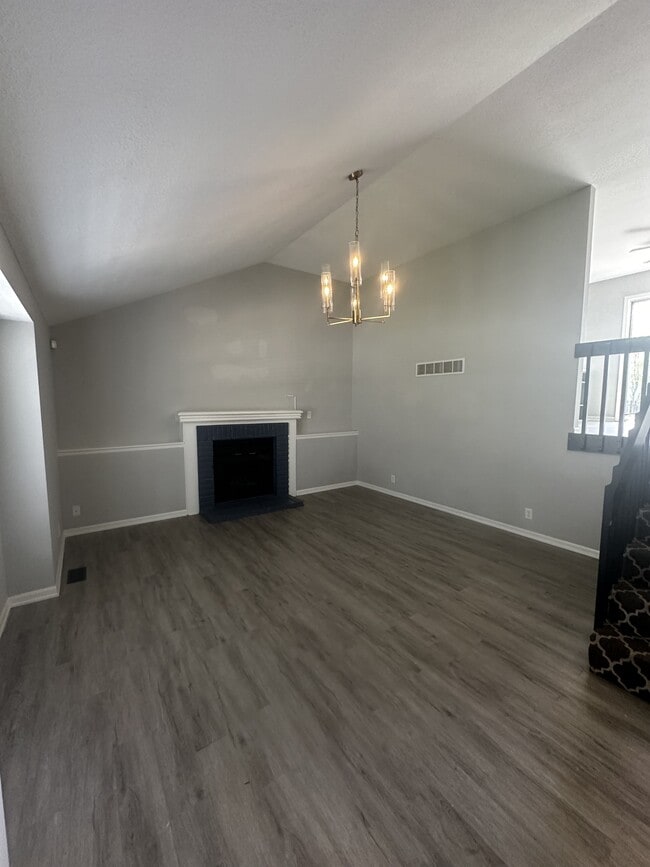 Building Photo - 9911 Parkview Ave