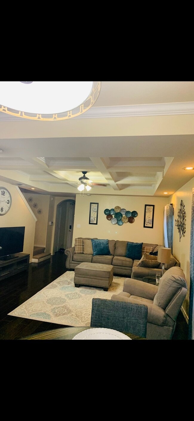 Building Photo - 5015 Flipper Dr