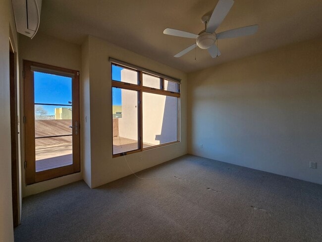 Building Photo - 927 Alto St