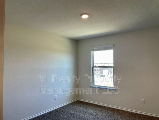 Building Photo - 3205 Sweetwater Way