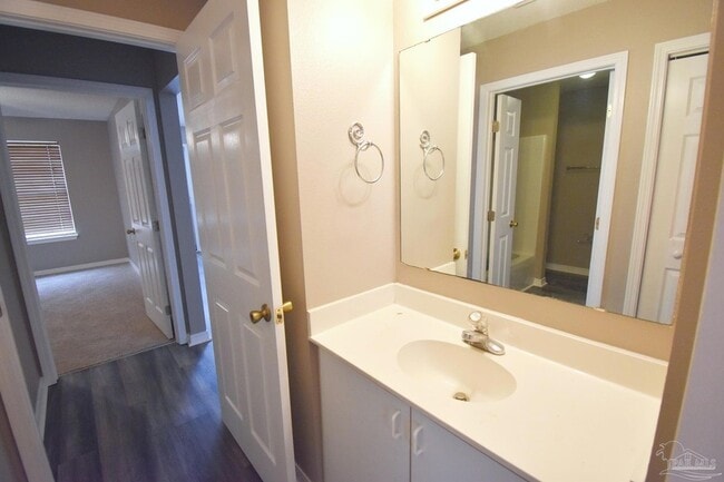 Building Photo - 309 Loveland Cir