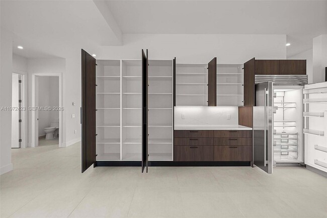 Building Photo - 5718 Ashwood Cir