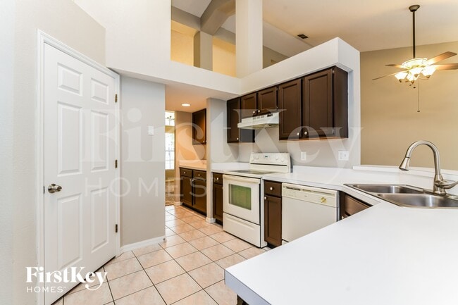 Building Photo - 2841 Picadilly Cir