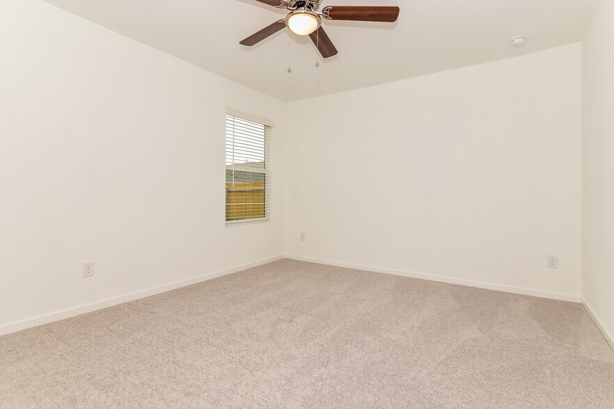 Building Photo - 1032 Calley Pear Trl