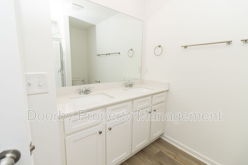 Building Photo - 105 Saddlebred Wy