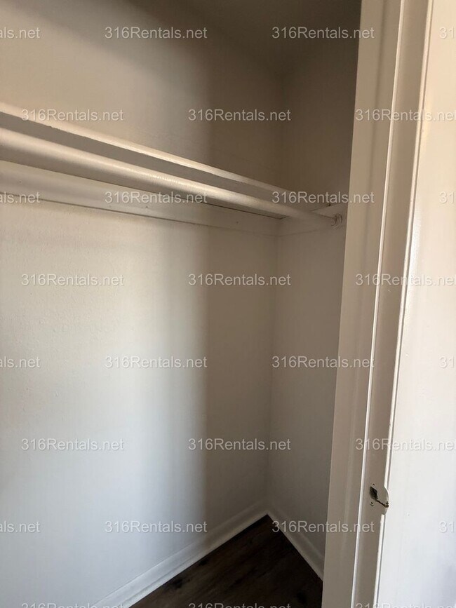 Building Photo - $675 - Accepting SECTION 8/ Housing Voucher 2 bedroom / 1 bathroom - Newly remodeled Apartment