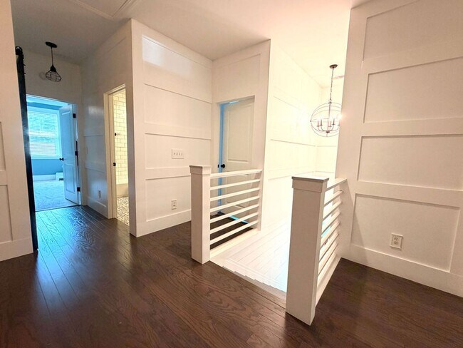 Building Photo - Available July 1st. Beautiful 4 BR/2.5 BA Home in Highly Desirable Park West! Landscaping included!