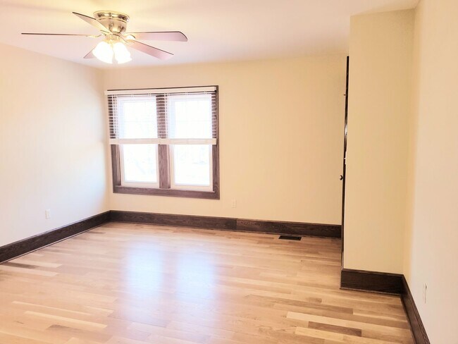 Building Photo - 2166 Arlington Ave