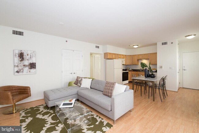 Building Photo - 1030 N 2nd St