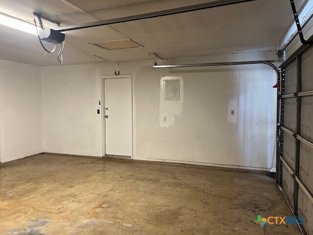 Building Photo - 1306 Carnation Ln