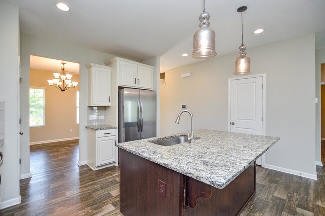 Building Photo - Spacious 4 Bedroom Home with 1st Floor Primary Suite in Austen Lakes  4 Bedrooms | 2.5 Bathrooms ...