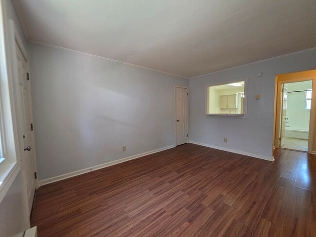 Building Photo - DVI122#-DJ