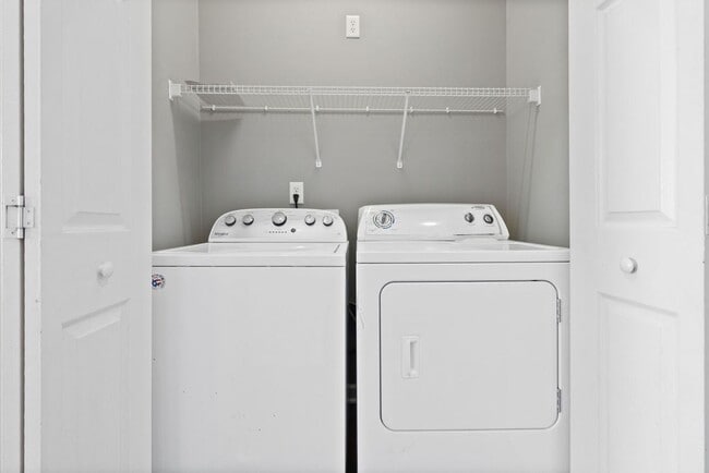 Building Photo - 211/213 Lloyd Street