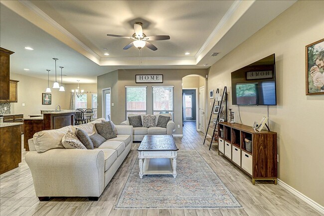 Building Photo - 5817 Bella Di Giorno Dr