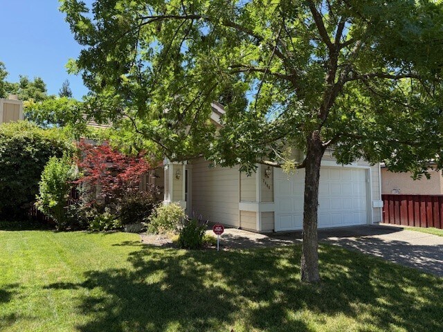 Primary Photo - 2440 Julliard Cir