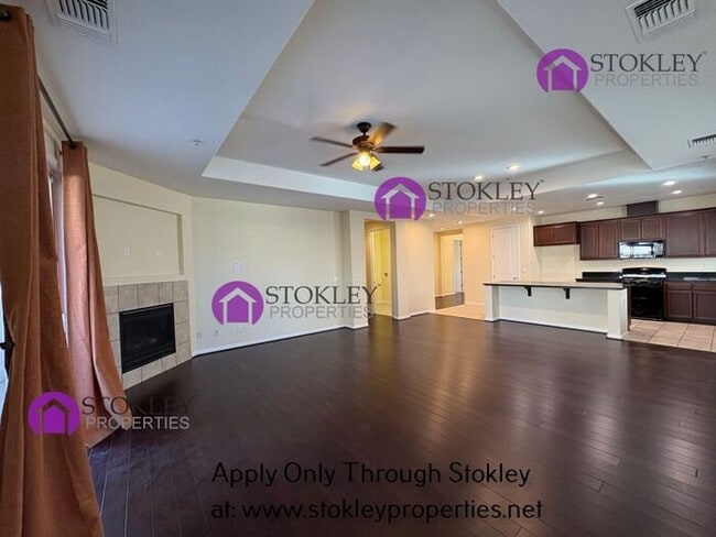 Building Photo - 2573 Tampico Dr