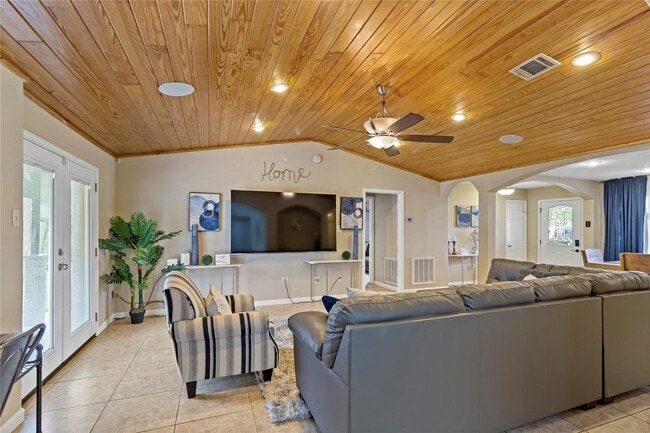 Building Photo - 1405 Delabrook Ct