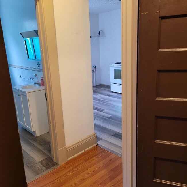 Primary Photo - 1200 Race St