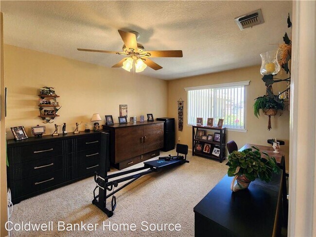 Building Photo - 3 br, 2 bath House - 27535 Lakeview Dr. #45