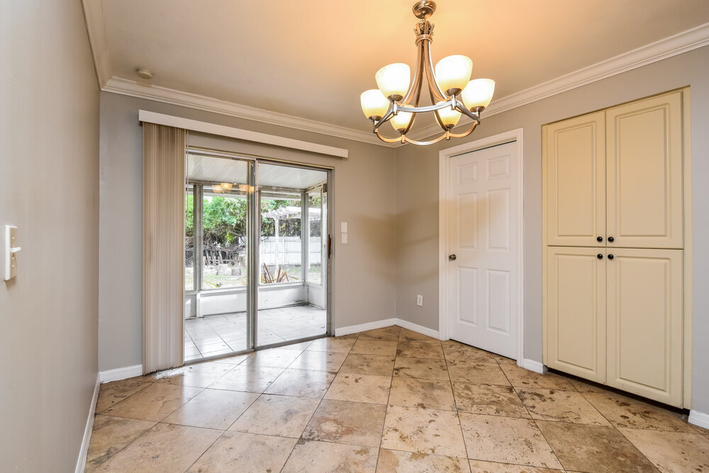 Building Photo - 5595 Sunrise Dr