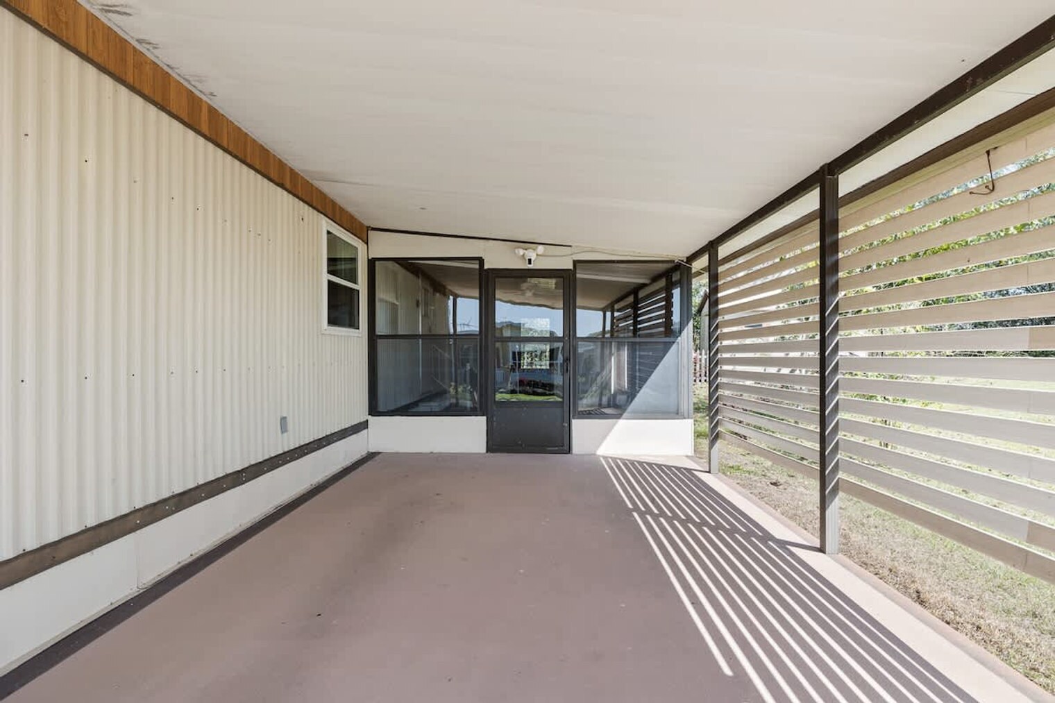 Building Photo - 10034 Hamp Dr