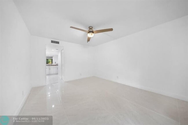 Building Photo - 2300 S Cypress Bend Dr