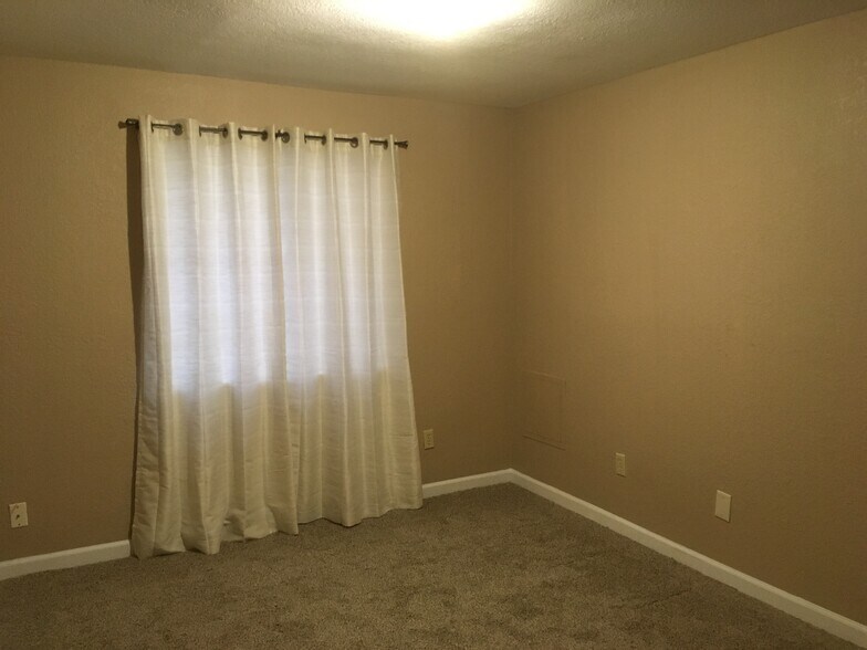 Bedroom - 1201 7th St