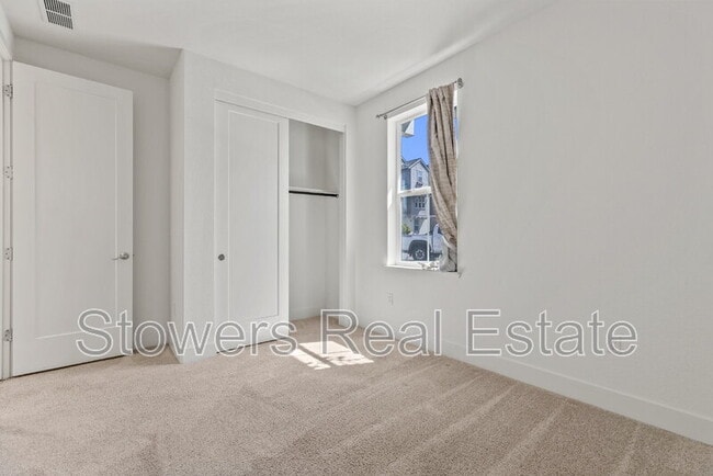 Building Photo - 2012 Confidence Wy