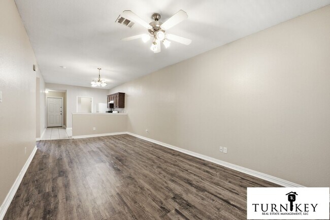 Building Photo - 3116-3118 S Cherry Ln