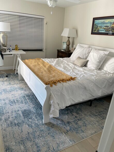 King Bed - 8400 Estero Blvd