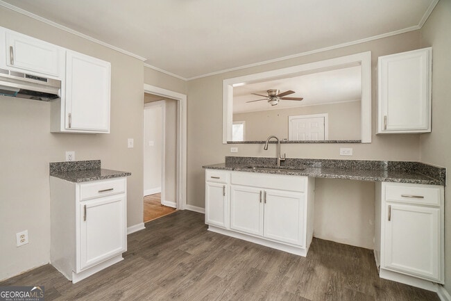 Building Photo - 973 Lawton St SW