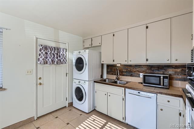 Building Photo - 3911 Lipan St