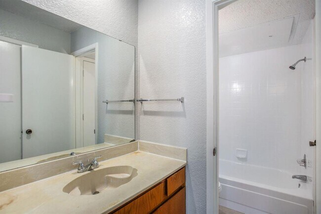 Building Photo - 3710 Hulen Park Cir