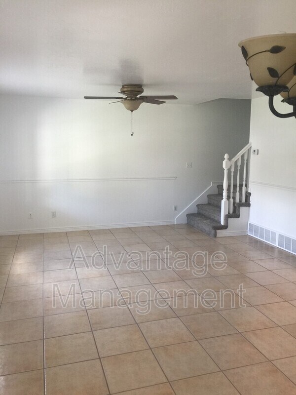 Building Photo - 1465 S Red Maple Ct