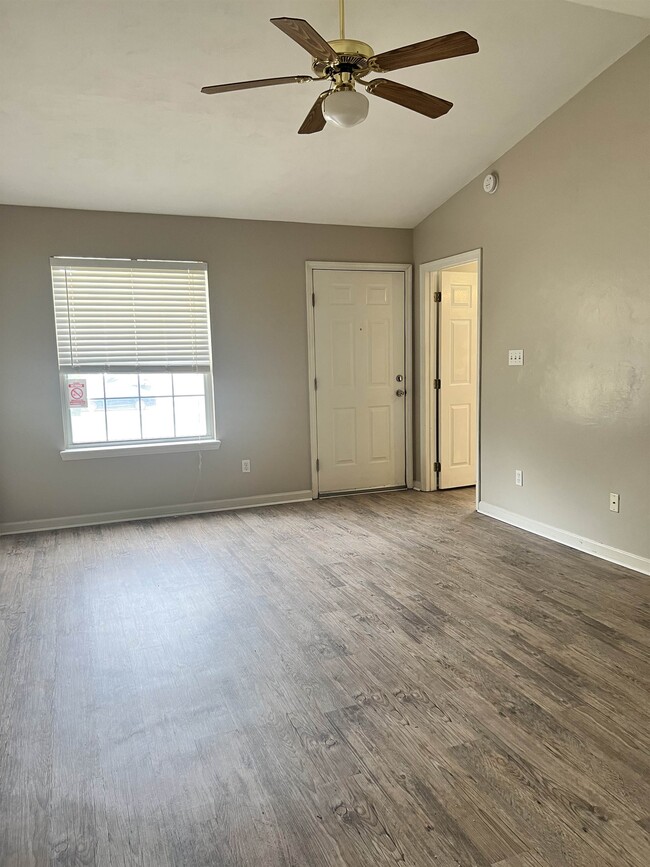 Building Photo - 4108 Mission Trace Blvd